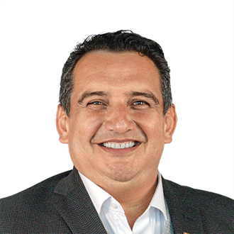  Renán González